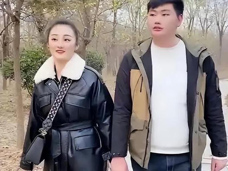 大衣哥身边的人 - 大衣哥身边的人叫什么