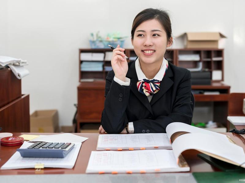 出纳人员图片;出纳人员图片素材 出纳人员图片;出纳人员图片素材