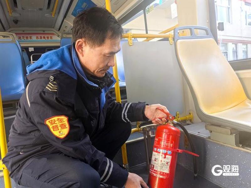 公交司机与我们的社会关系 公交司机与我们的社会关系是什么 公交司机与我们的社会关系 公交司机与我们的社会关系是什么
