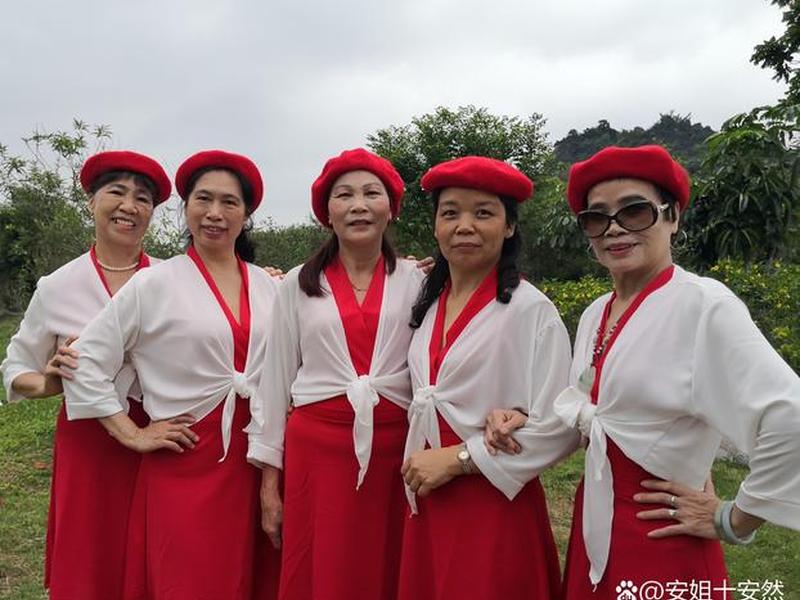 和谐一家人歌曲 - 和谐的一家人歌曲 和谐一家人歌曲 - 和谐的一家人歌曲
