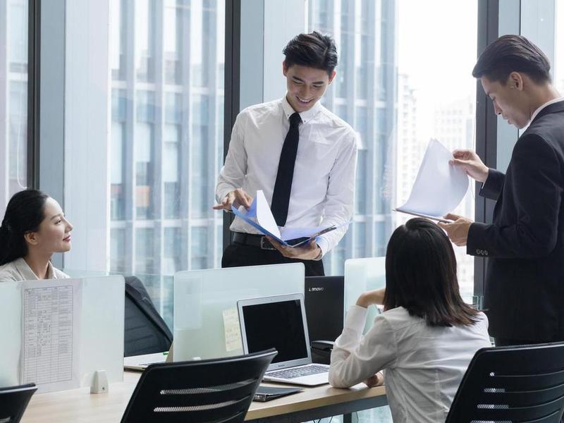 企业之间的同事关系，企业与员工之间相互的关系