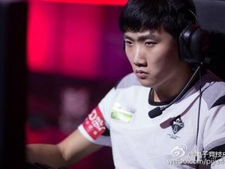 omg小伞的梗（omg小伞的辅助是谁）