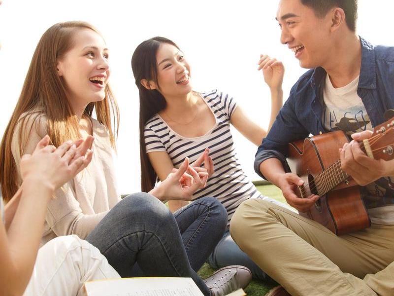 大学关于人际交往的微视频（关于大学生人际交往的视频）