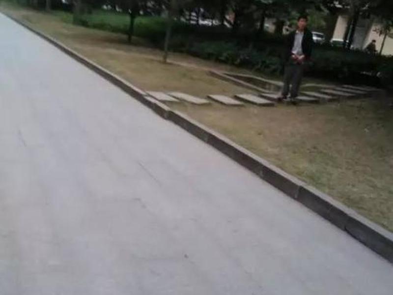 单位里遇到变态的领导怎么处理，单位里遇到变态的领导怎么处理呢