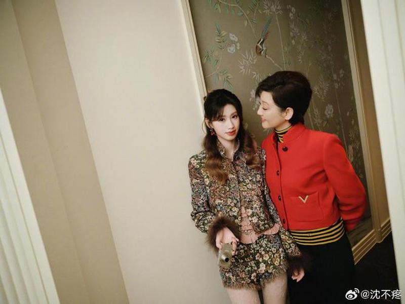 冯小刚养女徐朵的人际关系，冯小刚老婆徐帆是哪里人