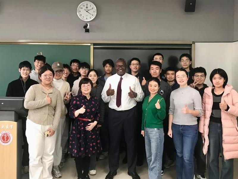 国外老师人际交往课 - 外国人的人际交往 国外老师人际交往课 - 外国人的人际交往