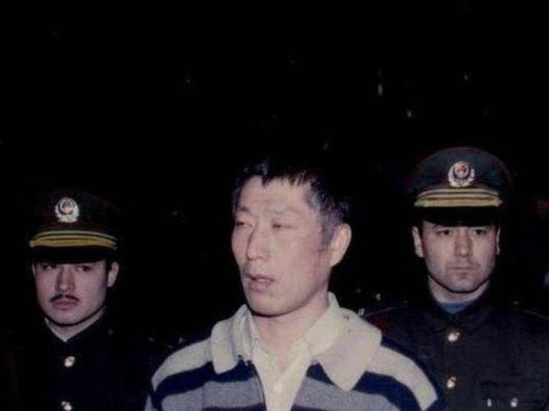 介绍一下白宝山的家庭背景;介绍一下白宝山的家庭背景怎么写 介绍一下白宝山的家庭背景;介绍一下白宝山的家庭背景怎么写