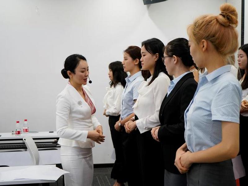 呼和浩特商务礼仪培训 - 呼和浩特礼仪培训机构 呼和浩特商务礼仪培训 - 呼和浩特礼仪培训机构
