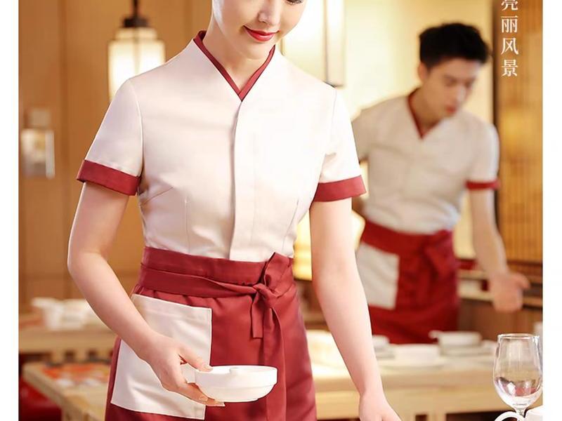 大饭店服务员好干吗；大饭店服务员好干吗工资高吗