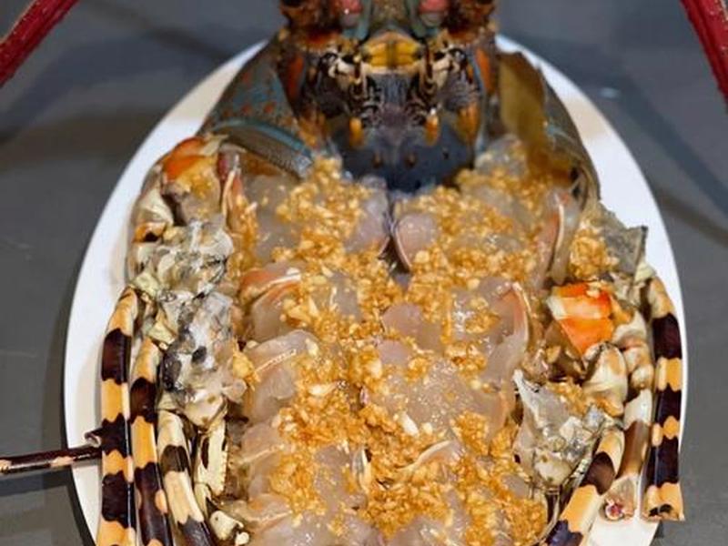 大龙虾怎么处理；大龙虾怎么处理鲜花视频